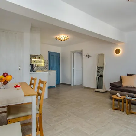 Adamantios & Bed & Breakfast