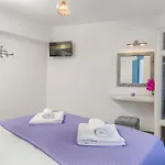 Adamantios & 3*